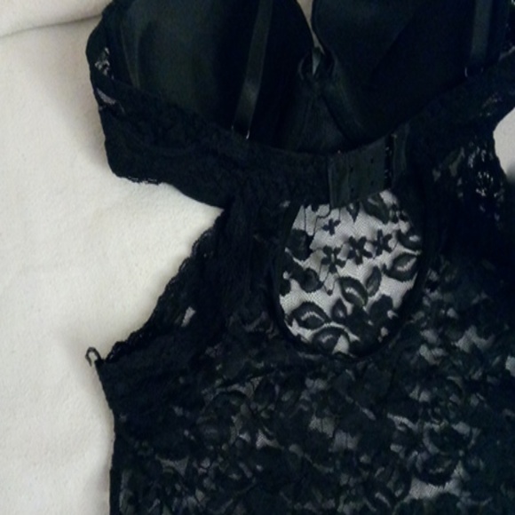 Lingerie - Picture 4 of 6